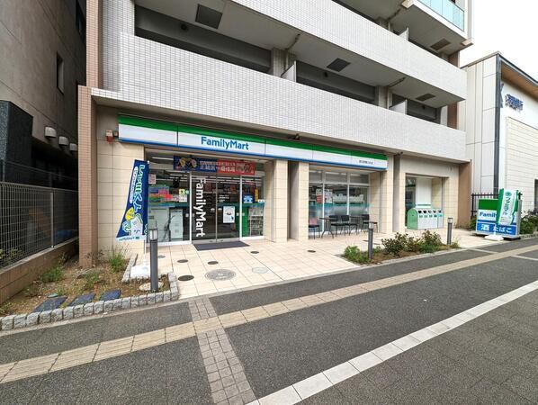 ファミリーマート奏の杜店