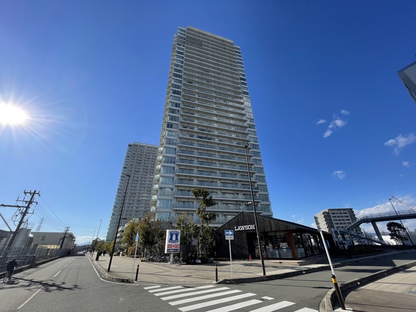 【リーフィアタワー海老名アクロスコート】外観