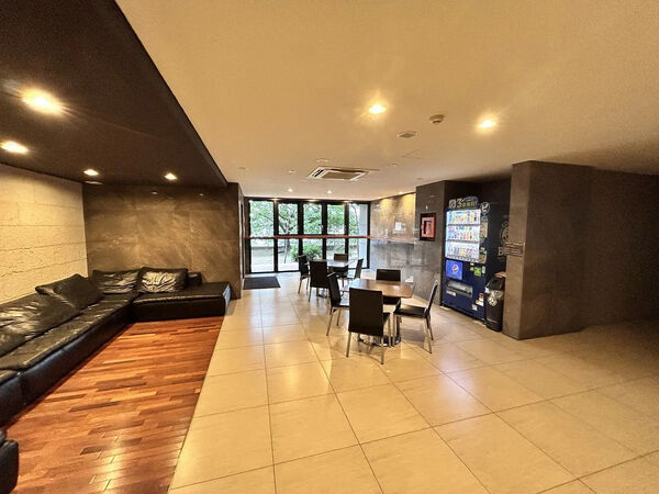 【モントーレヴェルキューブシティ福岡空港駅】ラウンジ 【モントーレヴェルキューブシティ福岡空港駅】ラウンジ