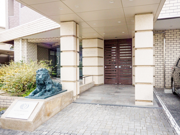 【ライオンズ刈谷亀城公園】エントランス 【ライオンズ刈谷亀城公園】エントランス