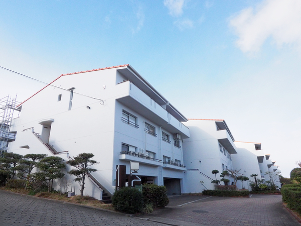 【タウン石堀山8-2号棟】外観