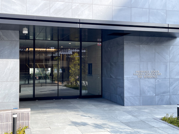 【プレサンスロジェ名古屋浅間町ザ・レジデンス】エントランス