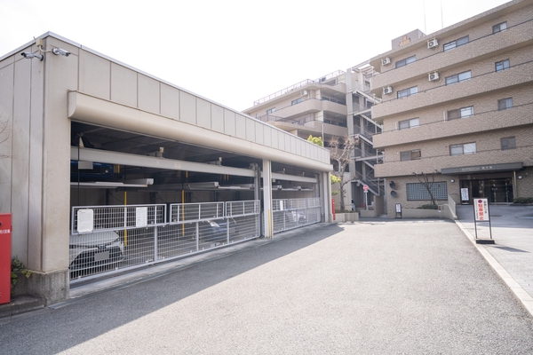 【キングマンション南千里】外観 【キングマンション南千里】外観