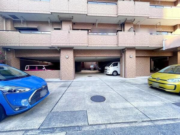 【ライオンズマンション東別院第2】共用部分(駐車場) 【ライオンズマンション東別院第2】共用部分(駐車場)