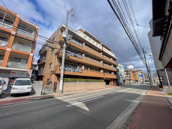 【セントローリエ南塚口3】外観