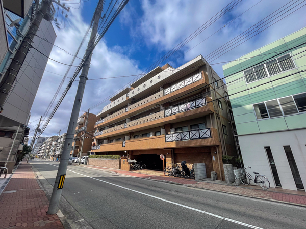 【セントローリエ南塚口3】外観