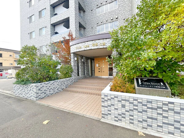 【ヴィラ・ルーチェⅠ稲積公園】エントランス 【ヴィラ・ルーチェⅠ稲積公園】エントランス
