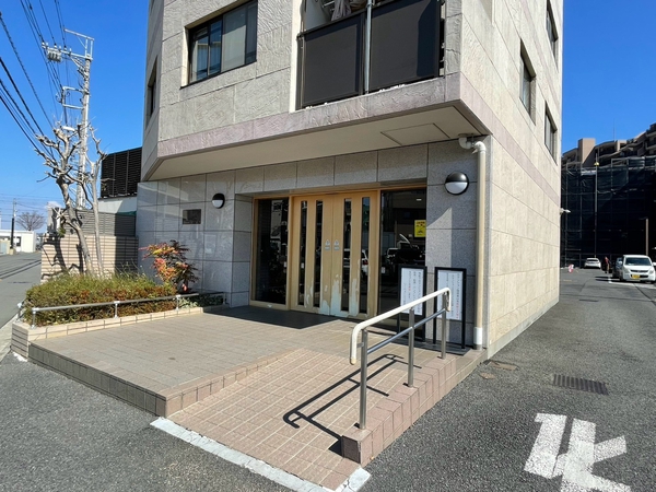 【リーベスト立川】エントランス