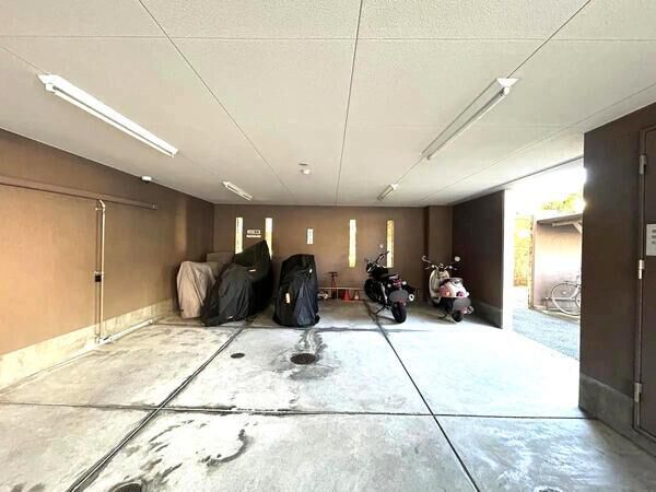 （バイク置場）