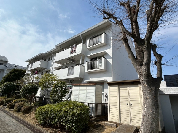 【金沢シーサイドタウン並木3丁目第1住宅8-2号棟】外観