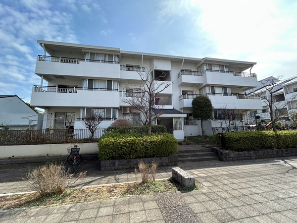 【金沢シーサイドタウン並木3丁目第1住宅8-2号棟】外観