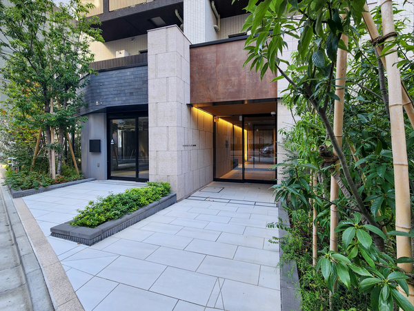 【サンウッドフラッツ神田神保町】エントランス