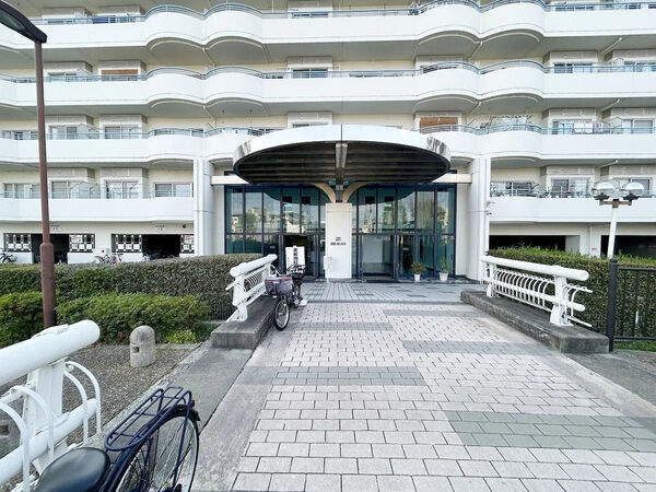 【ディオフェルティ枚方】エントランス 【ディオフェルティ枚方】エントランス