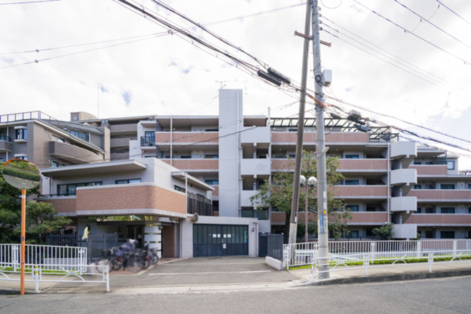 【コンフォール緑地公園】外観