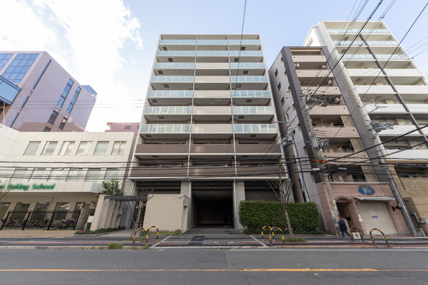 【ディオ江坂】江坂ウエストストリートに面するマンション 【ディオ江坂】江坂ウエストストリートに面するマンション