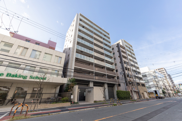 【ディオ江坂】江坂ウエストストリートに面するマンション 【ディオ江坂】江坂ウエストストリートに面するマンション