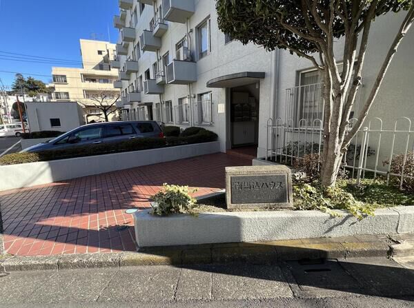 【南馬込ハウス】エントランスアプローチ