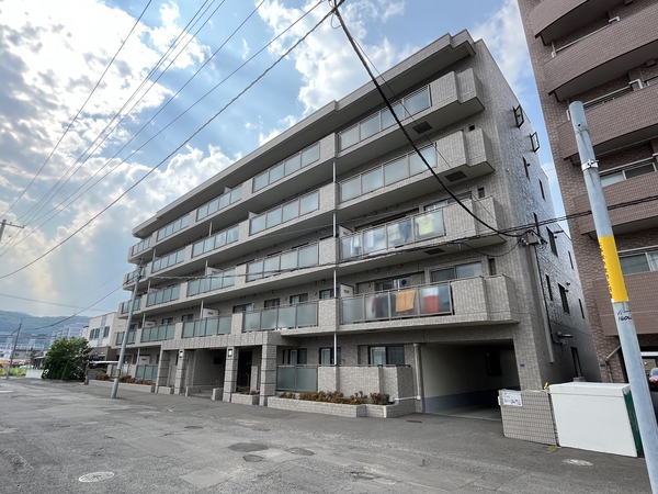 【山鼻パークマンション】外観