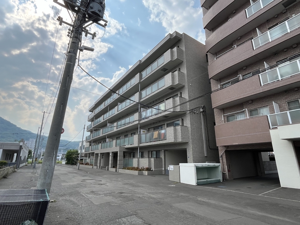 【山鼻パークマンション】外観