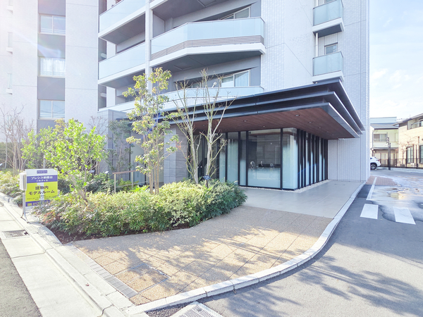 【プレシス朝霞台ソルティエ】エントランス