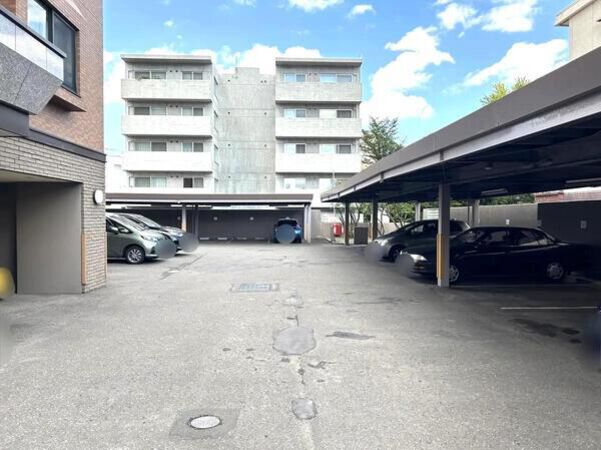 【クリオ山鼻壱番館】共用部分(駐車場) 【クリオ山鼻壱番館】共用部分(駐車場)