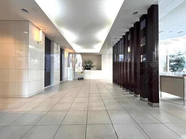 エントランスホール エントランスホール