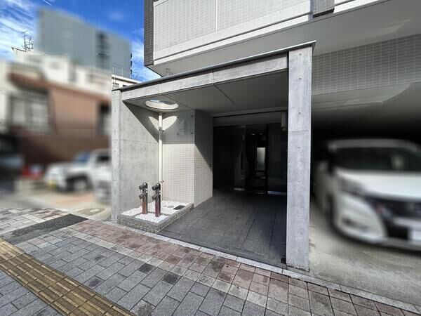 【グラビスコート広島駅前通り】エントランス