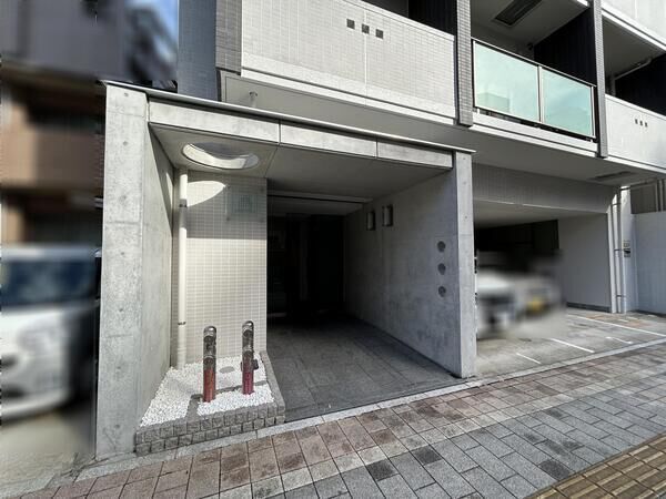 【グラビスコート広島駅前通り】エントランス