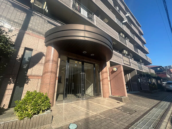 【レーベンハイム西新井弐番館】エントランス