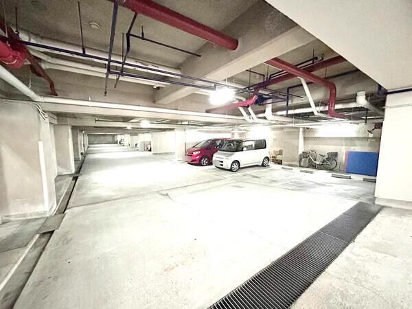 【ダイアパレス八事隼人池】共用部分(駐車場) 【ダイアパレス八事隼人池】共用部分(駐車場)