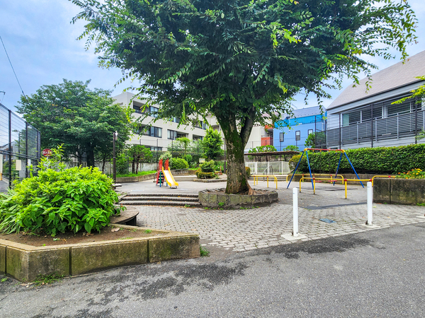 世田谷区立代田広場まで約190m(徒歩3分)