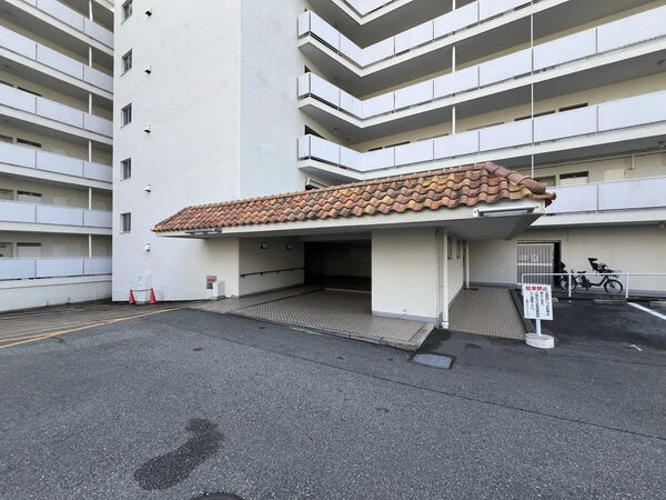 【逆瀬川グリーンハイツ】エントランス 【逆瀬川グリーンハイツ】エントランス