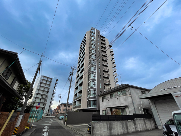 【プレイズ金山】外観