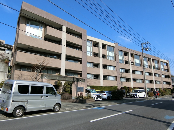 【グラビスコート小田急読売ランド】外観