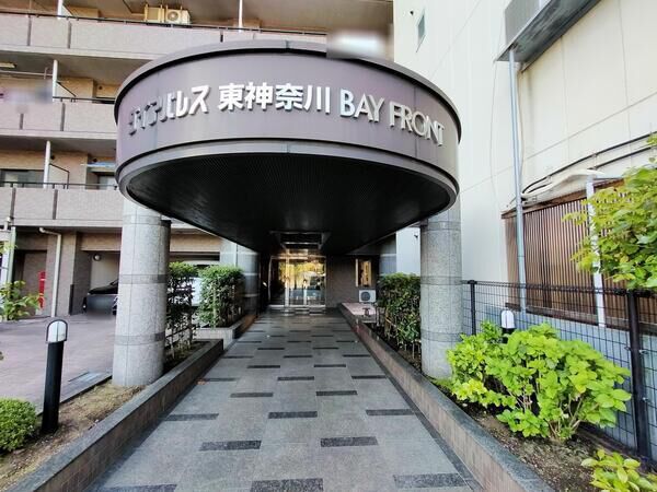 【ダイアパレス東神奈川ベイフロント】エントランス