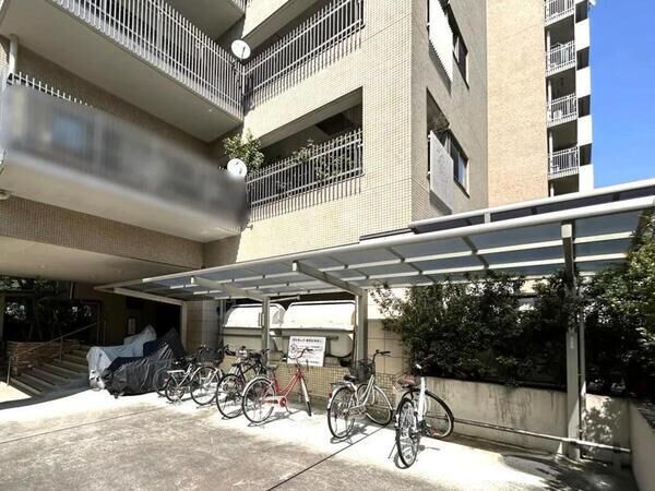 【ライオンズマンション瑞穂公園】共用部分(駐輪場) 【ライオンズマンション瑞穂公園】共用部分(駐輪場)
