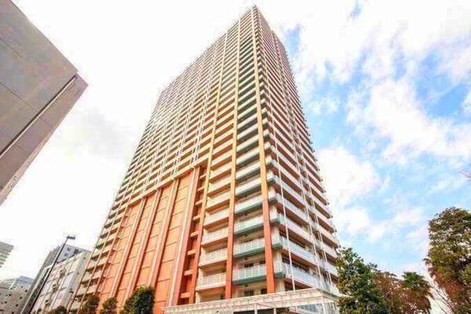 【パークタワー品川ベイワード】大海原を運行する白い帆船をイメージした上品な外観デザインです。		