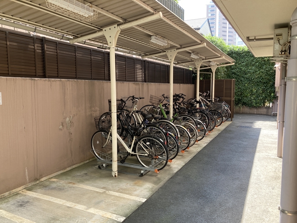 【クリオ新宿西戸山壱番館】自転車置き場