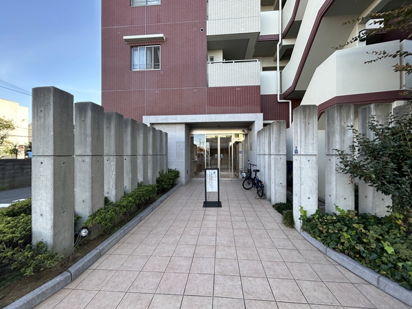 【サンクタス住道MIRAIZHOUSE】エントランス