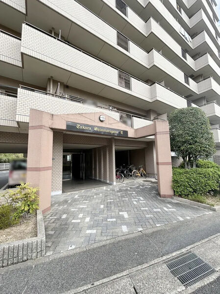 【宝マンション新守山第7】エントランス 【宝マンション新守山第7】エントランス