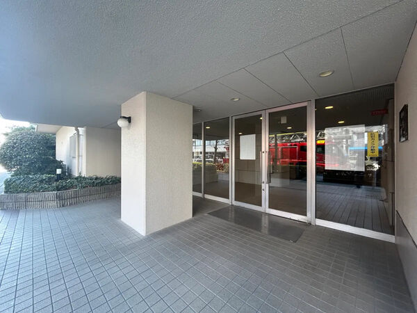 【日商岩井守口太子橋マンション】エントランス
