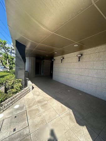 【ファミール比治山公園リヴトゥール】エントランス