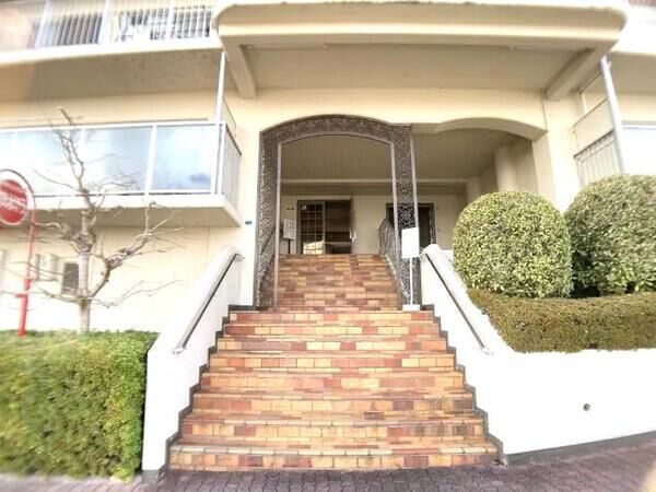 【ネオコーポ大津湖城ケ丘】エントランス１