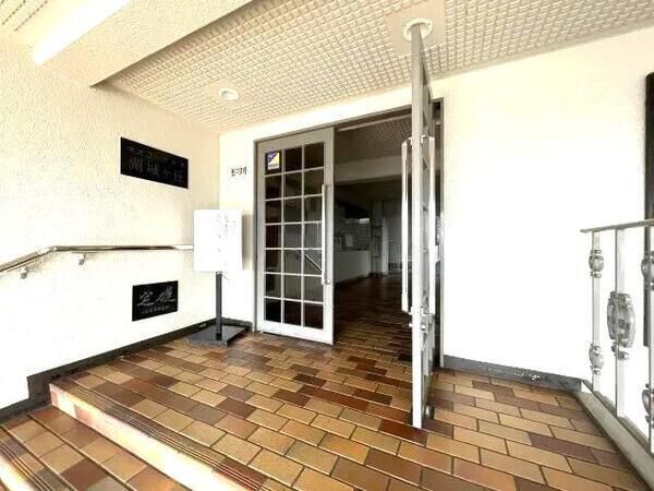 【ネオコーポ大津湖城ケ丘】エントランス２