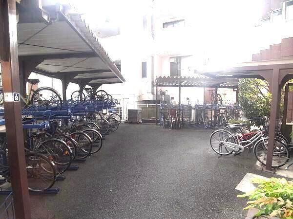 【ライオンズプラザ富雄】駐輪場