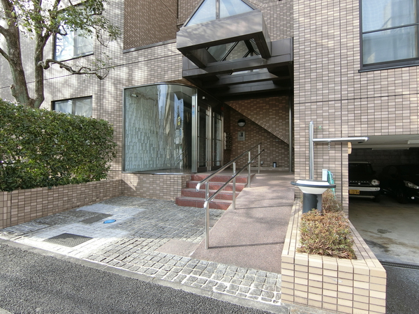 【ホームズ杉並阿佐ヶ谷】エントランス
