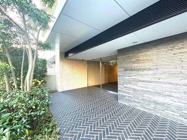 【ブランズ芦屋川】エントランス1 【ブランズ芦屋川】エントランス1