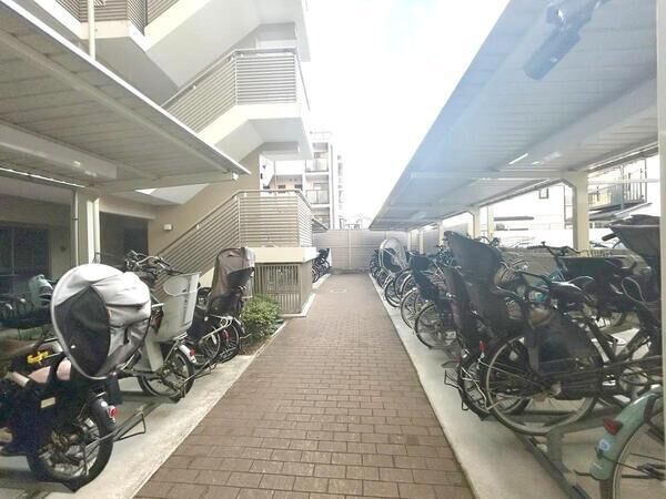 【ブランズ芦屋川】共用部分(駐輪場) 【ブランズ芦屋川】共用部分(駐輪場)