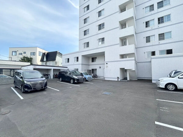 【ジュエルコート白石中央】駐車場
