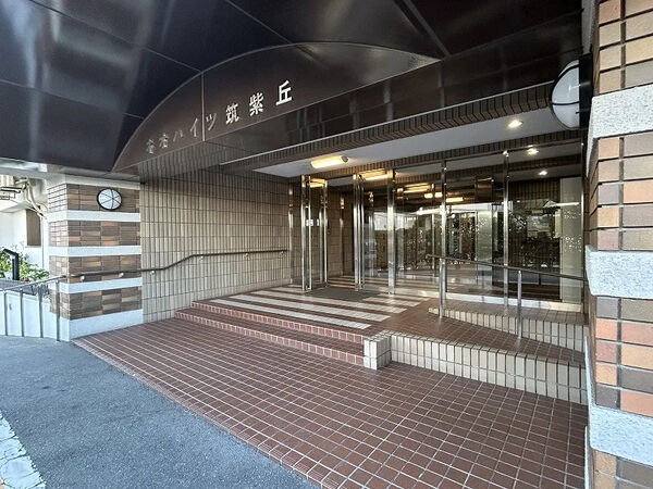 【ネオハイツ筑紫丘】エントランス 【ネオハイツ筑紫丘】エントランス